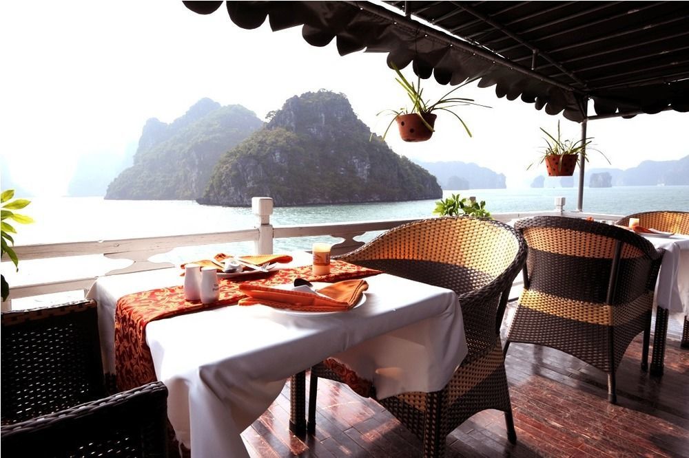 Majestic Halong Cruise Hotel Ha Long Exterior photo