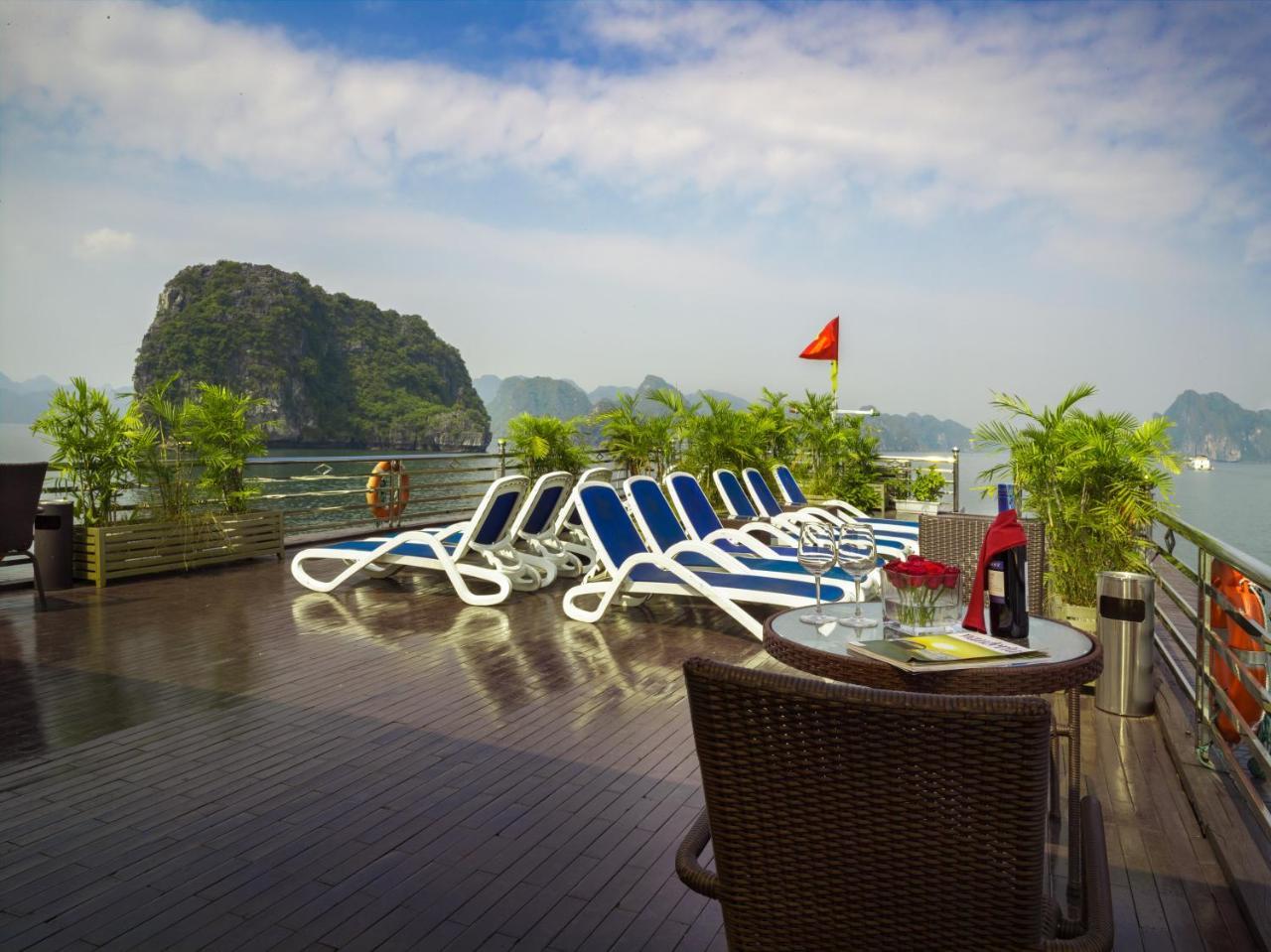 Majestic Halong Cruise Hotel Ha Long Exterior photo