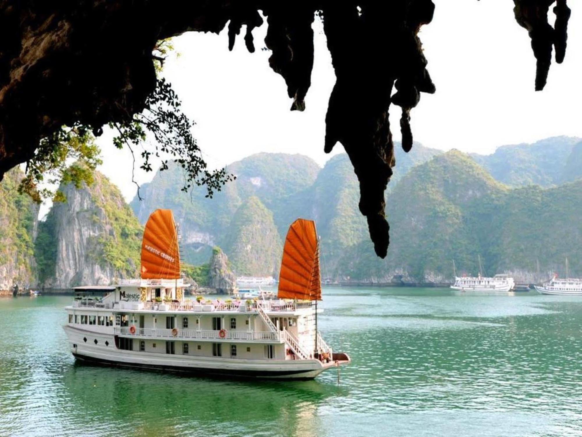 Majestic Halong Cruise Hotel Ha Long Exterior photo