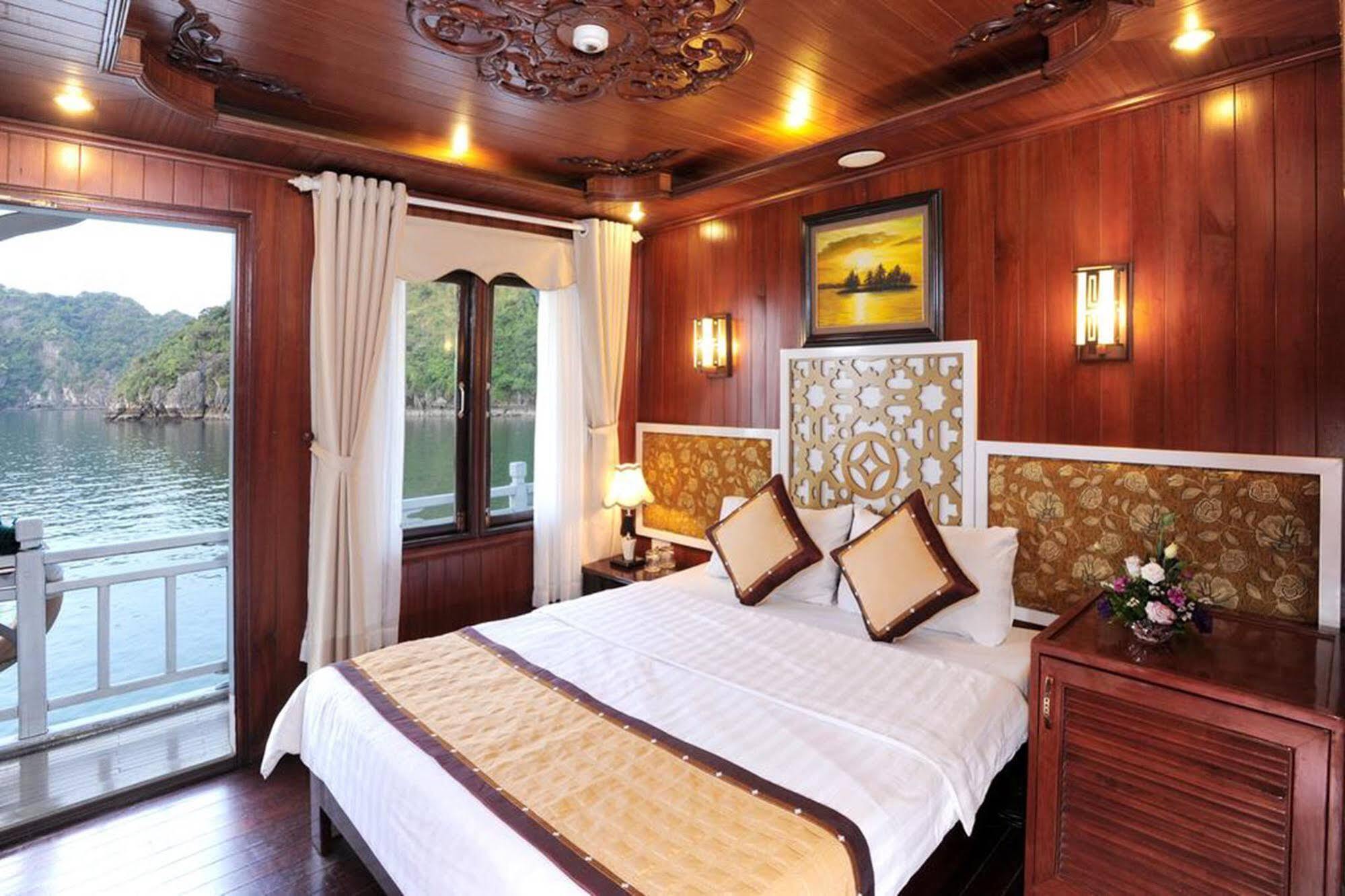 Majestic Halong Cruise Hotel Ha Long Exterior photo