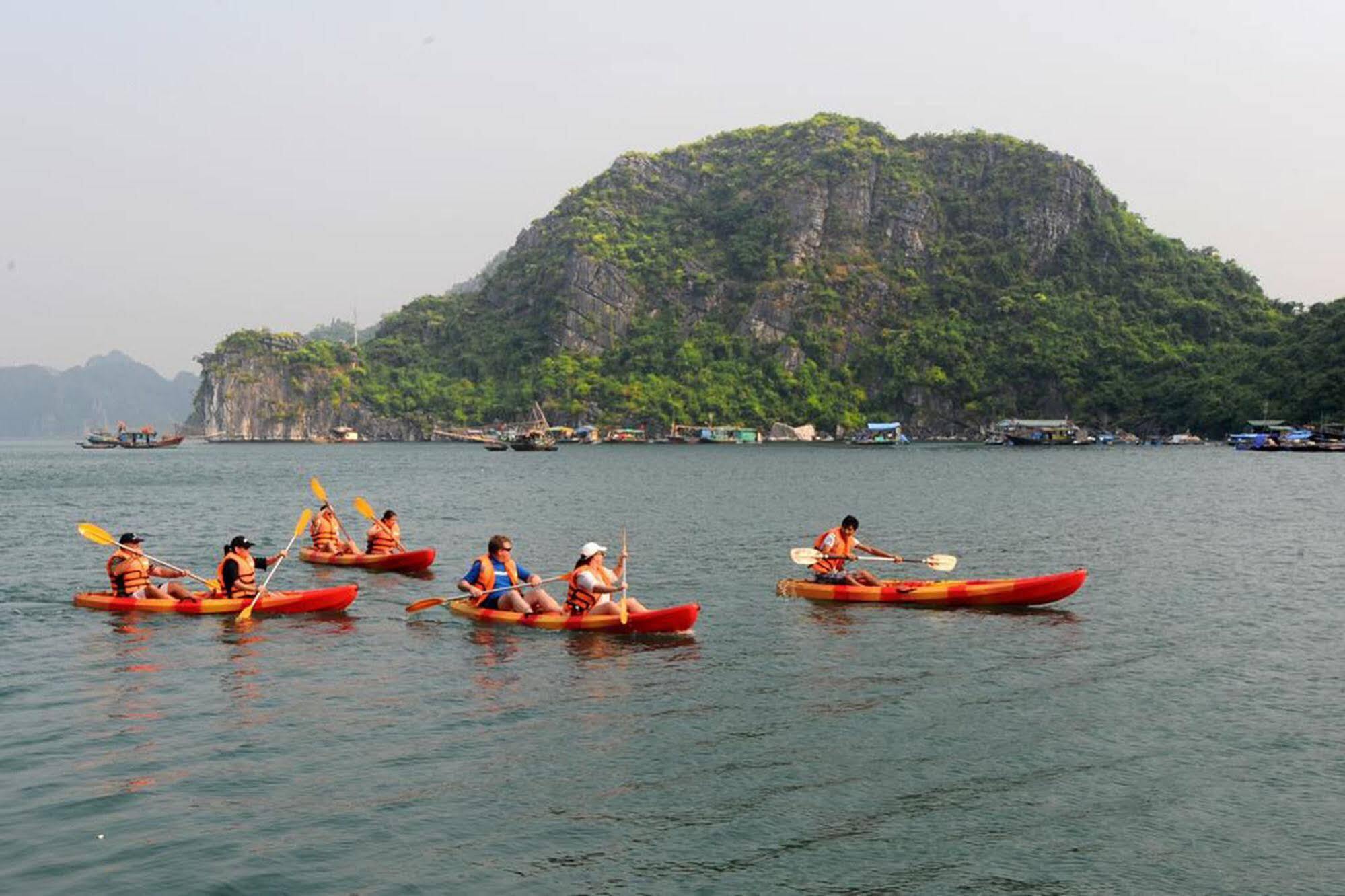 Majestic Halong Cruise Hotel Ha Long Exterior photo