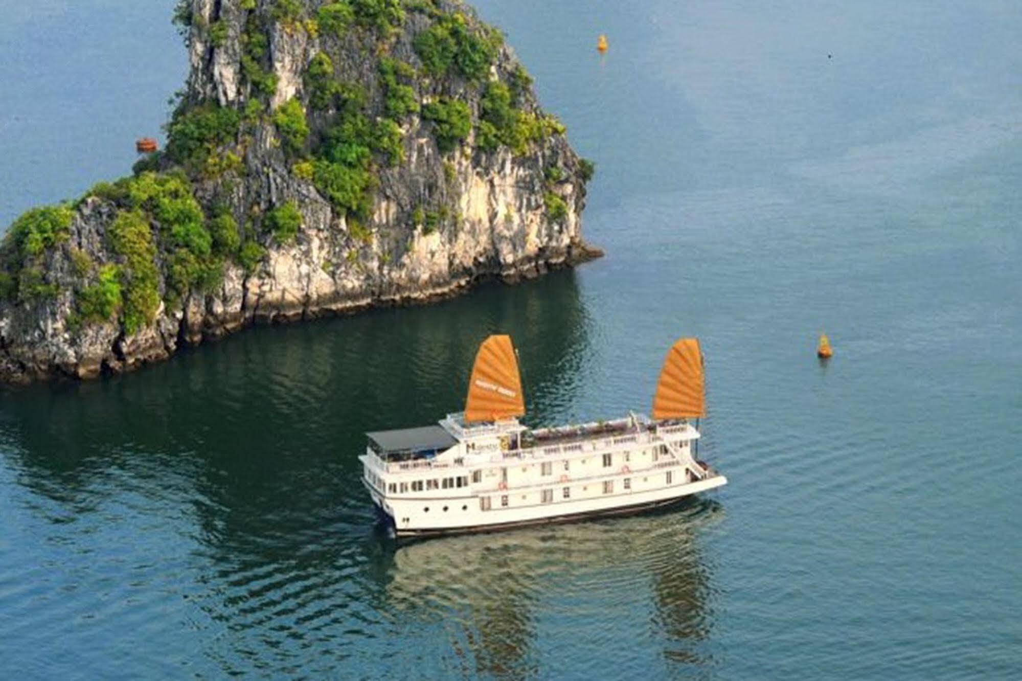 Majestic Halong Cruise Hotel Ha Long Exterior photo