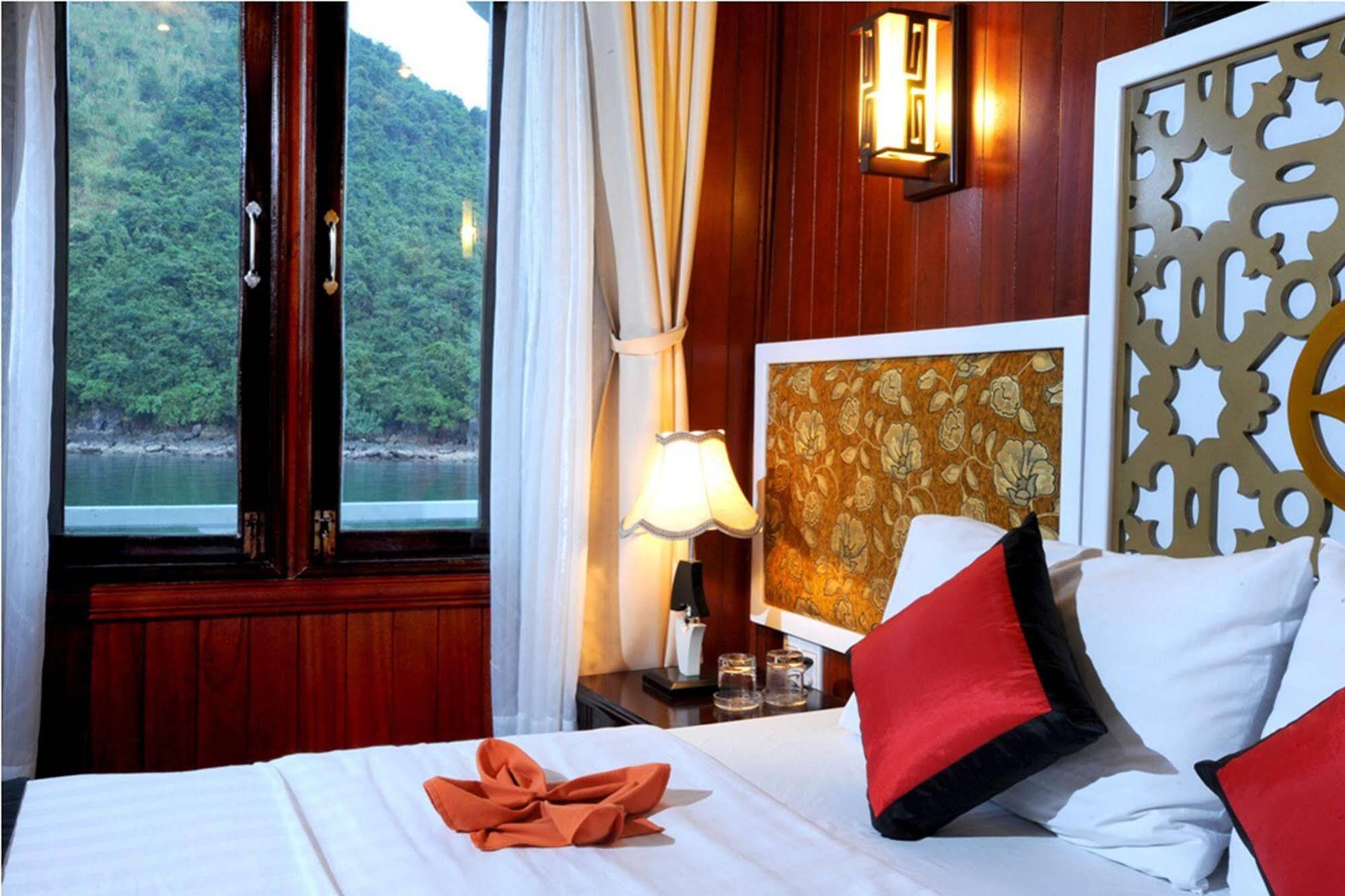 Majestic Halong Cruise Hotel Ha Long Exterior photo