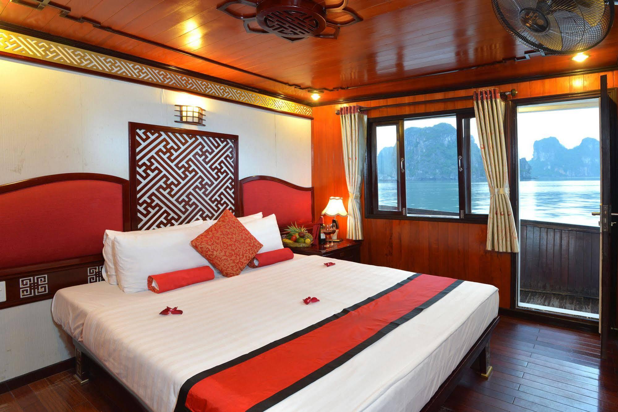 Majestic Halong Cruise Hotel Ha Long Exterior photo